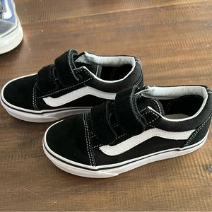 Like new kids unisex black old skool vans size 12